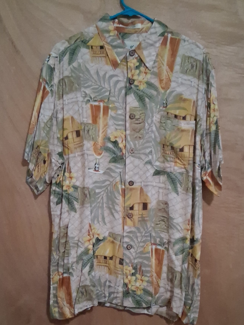 Men's Casual Button-Down Tropical Shirt in Cream and Yellow